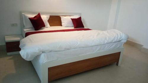 Sukha Hotel | Vybent hotel kainchi dham