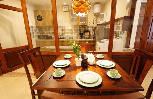 Nishat-Shalimar Apartment | Walisons Homestay Spirea 3 BHK B1