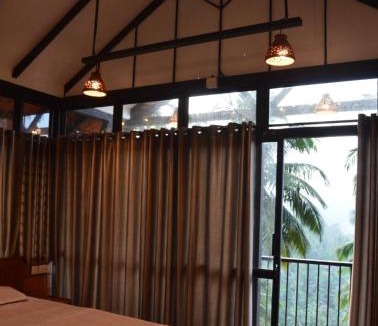 Mahe Villa | Waterfall View Stay Chappanthotam Kozhikode