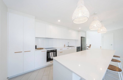 Harrington House | Waterfront Luxury Escape in Harrington Waters