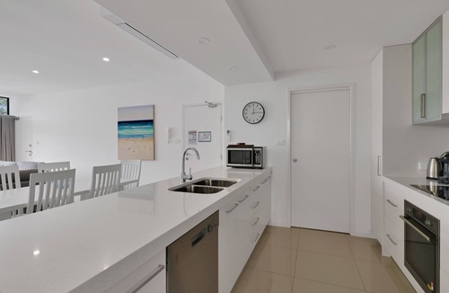 Huskisson Apartment | Waves by Book Jervis Bay - Luxury 3 Bedroom Apartment walk to everything