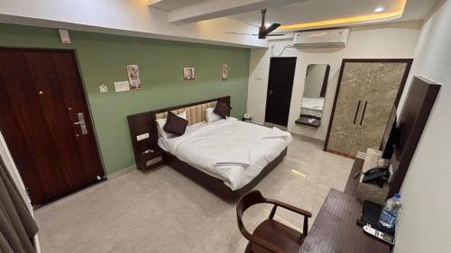 Vadanemelli Hotel | Waves Residency