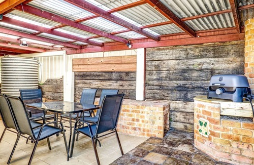 Nambucca Heads House | Welcome to Avalon 2, your ideal pet-friendly holiday home.