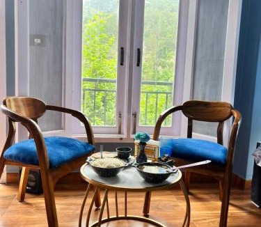 Kandaghat House | Whispering