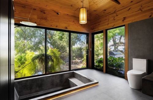 Goulburn Weir House | Whispering Willows | Absolute Waterfront Escape