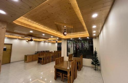 Manali Hotel | Whistling Wood