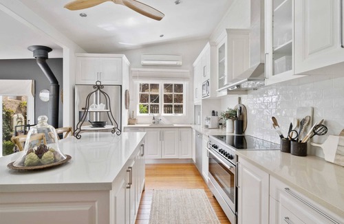 Glenroi House | 'White Birch' - Sophisticated 4 Bedroom Home