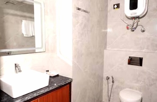 Theog Hotel | White Castle Himalayan View by Lavenders Hotels