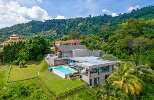 Padang Matsirat Villa | White Monkey Villa - Private Pool & Jacuzzi by WOW Holiday Homes