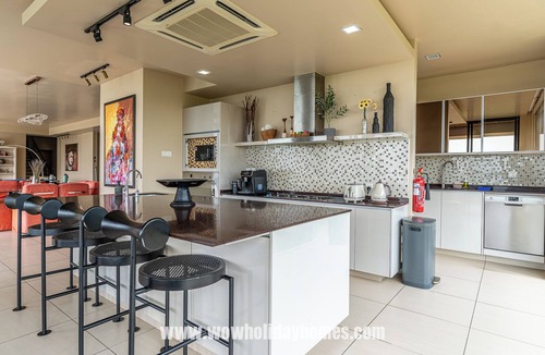 Padang Matsirat Villa | White Monkey Villa - Private Pool & Jacuzzi @Seaview