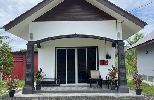 Kampung Kedawang Apartment | White Villa @ Mangrove