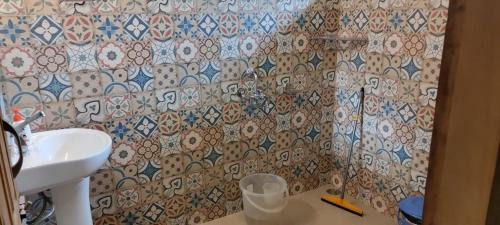 Old Manali Hotel | Whoopers Hostel Manali- Squid Game Themed