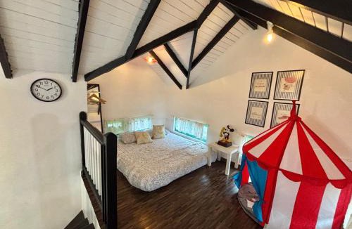 Kuala Besut House | Wifi Netflix Tiny House near Jetty of Kuala Besut 4 pax