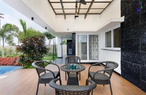 Hosur Apartment | Wildscape by StayJade Pool Garden1hr HSR E-city