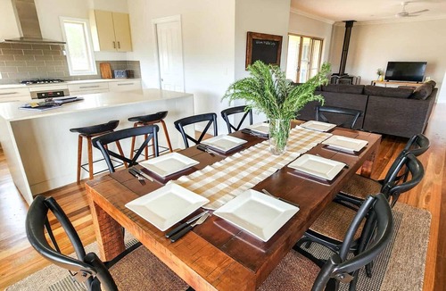 Junabee Cabin | Willow Lodge at Willow Farm, experience the country life