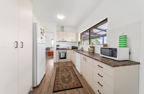 Willunga South House | Willunga House - A Scenic Wine Region Stay