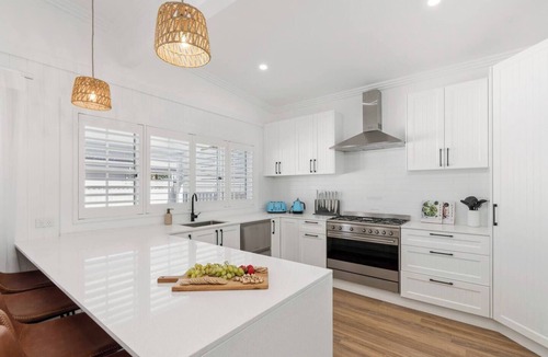Windang House | Windang Beach Escape Seaside Bliss w Private Pool