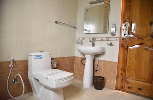Solan Hotel | Winsum near Mohan Meakin's Brewery