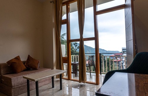 Bhagsu Nag Hotel | Winter Stone