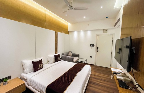 Deoria Hotel | Wishotel Premier Parth Residency