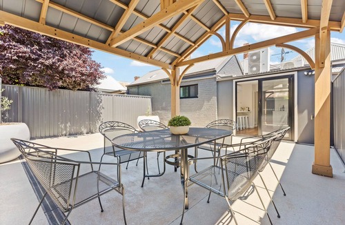Bathurst House | Wonderful William - Charming Home close to CBD
