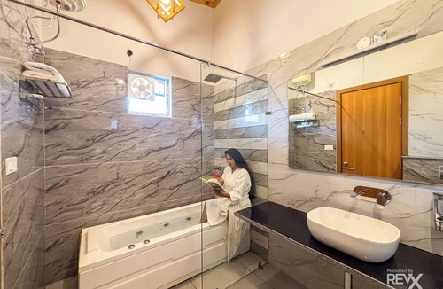 Bail Parao Hotel | Wonderwood Corbett Resort (1min walk to River with Deep Jungle Trail)