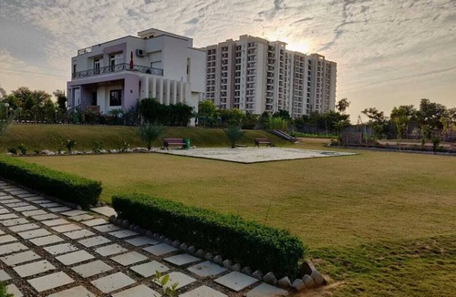 Jaipur House | Wood-haven Hide-away