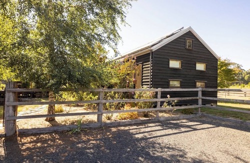 Spring Hill Cabin | WOOLSHED STUDIO, SPRINGHILL