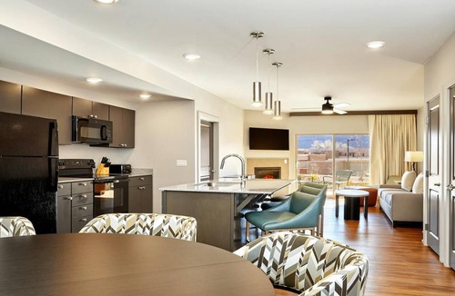 Moab Resort | WorldMark Moab - Fireplace 2BR Suite Near Arches & Canyonlands