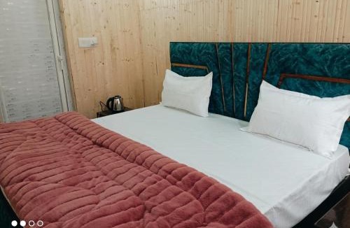 Kharsali Hotel | Yamuna pag pinewood hotel and restaurant