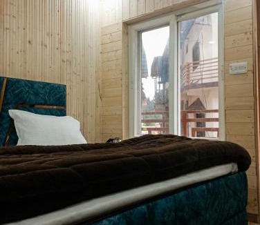 Kharsali Hotel | Yamuna pag pinewood hotel and restaurant