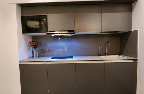 Noida Apartment | Yamuna View Studio Apartments with Pvt Kitchenette, near Indraprastha Apollo and Max Hospital Noida
