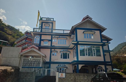Dirang House | Yang home stay