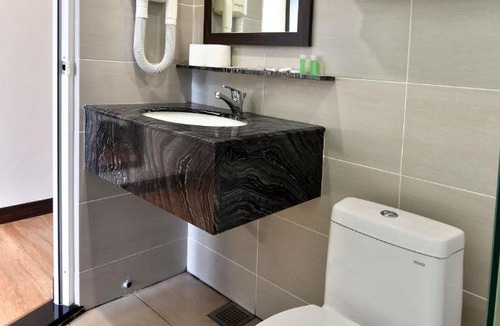 Bandar Baru Permas Jaya Hotel | YANGTZE HOTEL 长江酒店