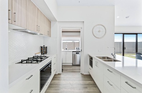 Yarrawonga House | Yarrawonga Getaway, perfect for families and large groups!