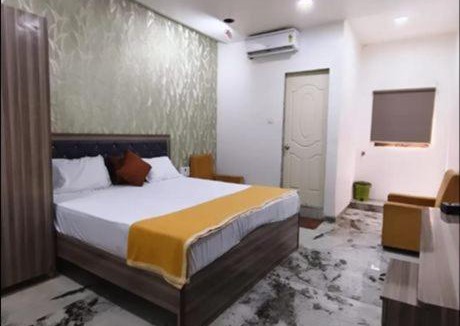 Amarnath Hotel | yash residency lodging and boarding