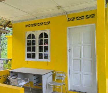 Kuala Rompin House | yellow homestay