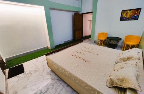 Jabalpur House | Yellow Homestay - Modern 2BHK AC stay