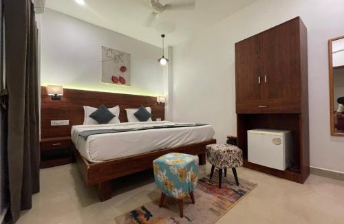 Baga Hotel | Yellow Sky By Rj14, Baga Beach