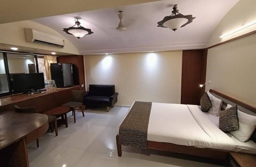Chembur East Hotel | Yogi Broadway