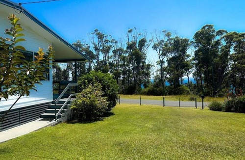 Bendalong House | Yonder ~ Hear the Sound of Waves