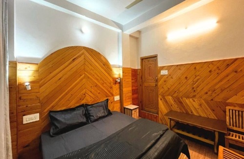 Banjar Hostel | Young Monk Hostel Jibhi