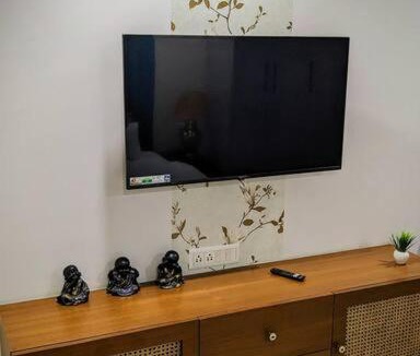 Gurugram Apartment | Yukta - Cozy Nest Studio, free parking & wifi
