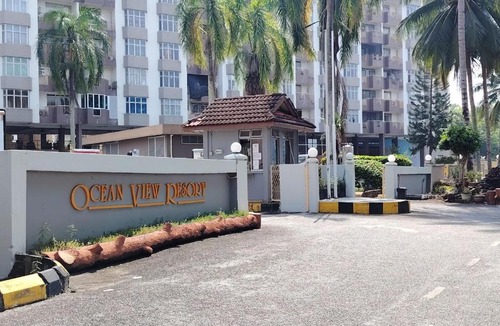 Tanjung Tanah Merah Apartment | YUYU honeymoon bathtub pool teble Ocean view resort