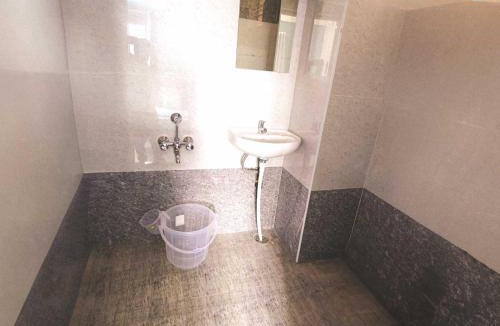 Lakshminarayana Pura Hotel | Z Express Arena