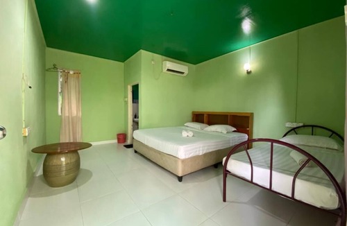 Lubok Buaya House | Zackry Guesthouse