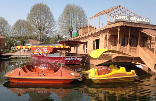 Nagin Bagh Hotel | Zaffer Group Of Houseboats