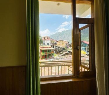 Old Manali Hotel | Zesto Stay