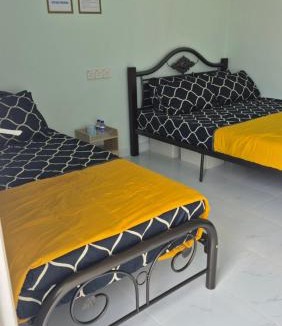 Kampung Penarik House | ZIRA STAY PENARIK - Ziyad Room