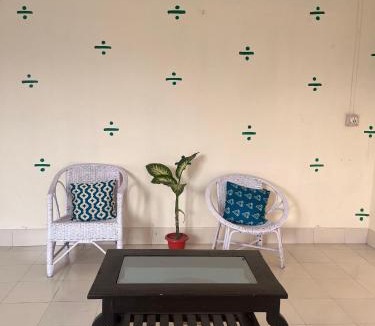 Sualkuchi Apartment | Ziva